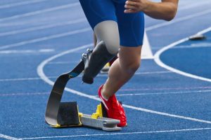 track and field runner with prosthetic leg