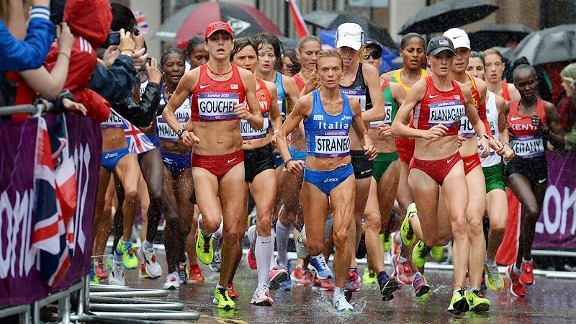Kara Goucher and group running in race