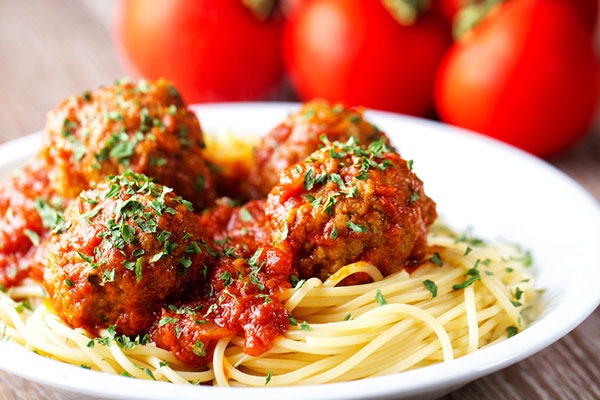 bowl of spaghetti and meatballs