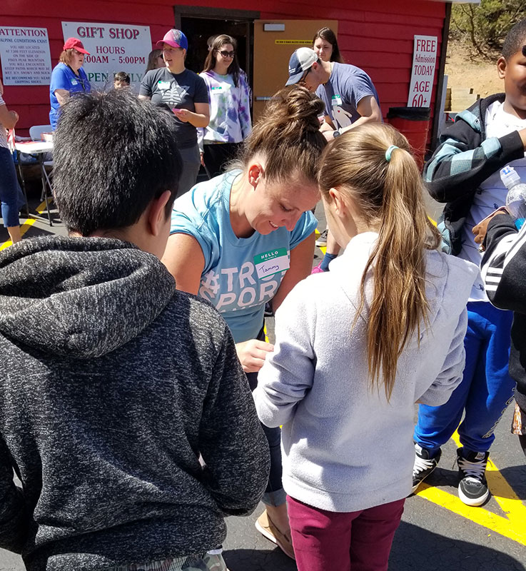 Tammy Hanson volunteering with children