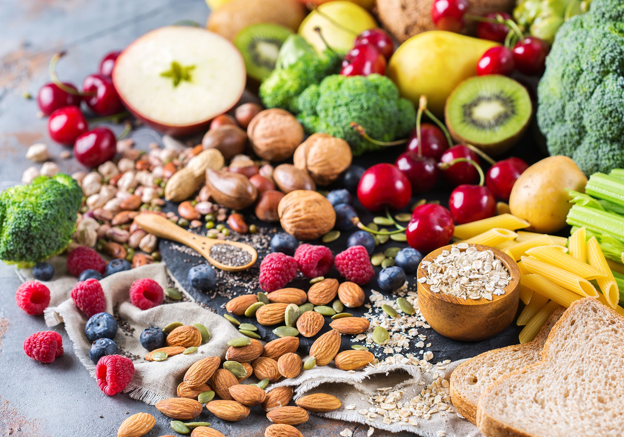 Овощи и фрукты являются источником. Овощи фрукты злаки. Питание. Здоровые продукты питания. Пищевые волокна клетчатка.